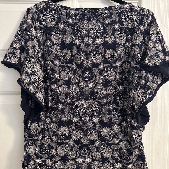 Top - Picture 2 of 3